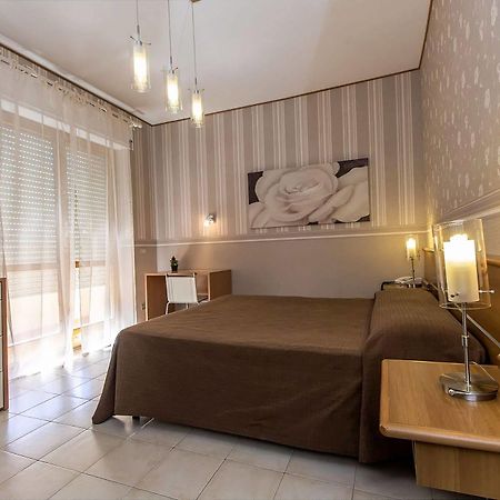 Hotel Residence Ulivi E Palme Каляри Екстериор снимка