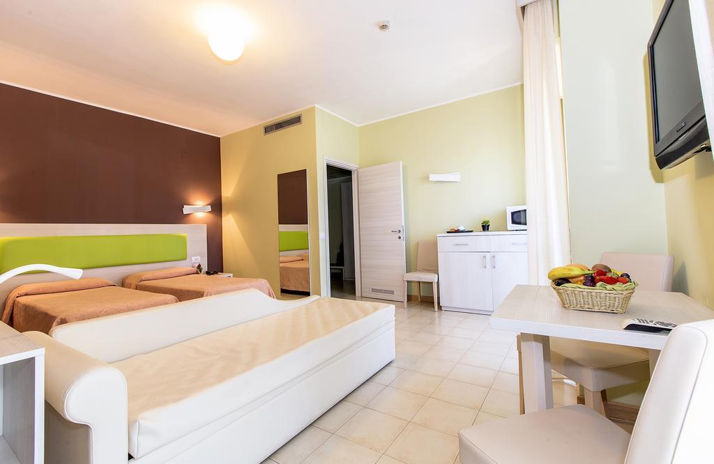 Hotel Residence Ulivi E Palme Каляри Екстериор снимка