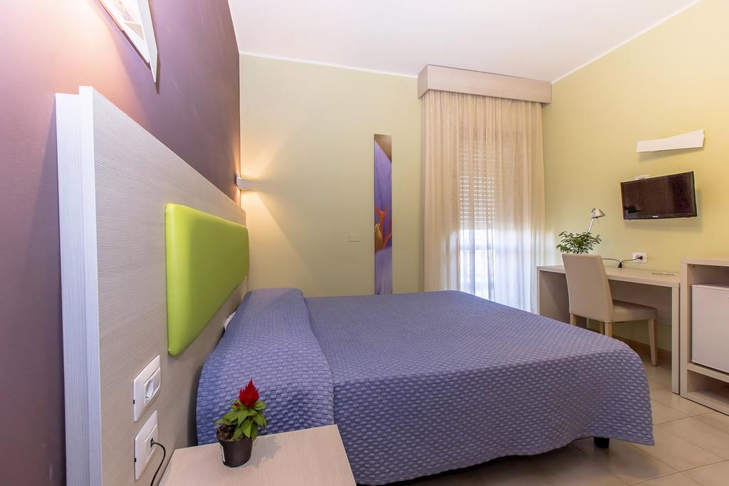 Hotel Residence Ulivi E Palme Каляри Екстериор снимка