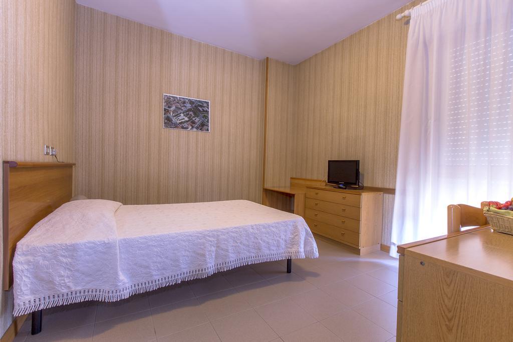 Hotel Residence Ulivi E Palme Каляри Екстериор снимка