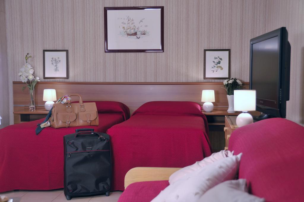 Hotel Residence Ulivi E Palme Каляри Екстериор снимка