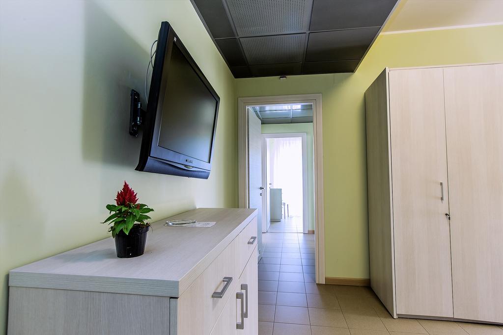 Hotel Residence Ulivi E Palme Каляри Екстериор снимка
