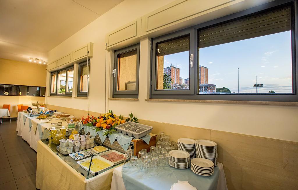 Hotel Residence Ulivi E Palme Каляри Екстериор снимка