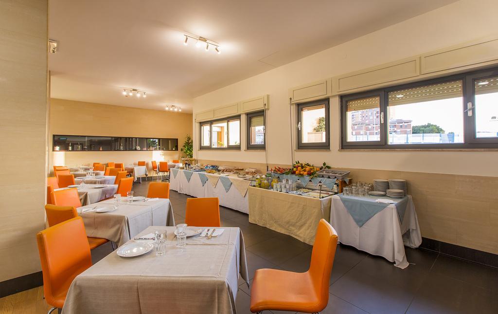 Hotel Residence Ulivi E Palme Каляри Екстериор снимка