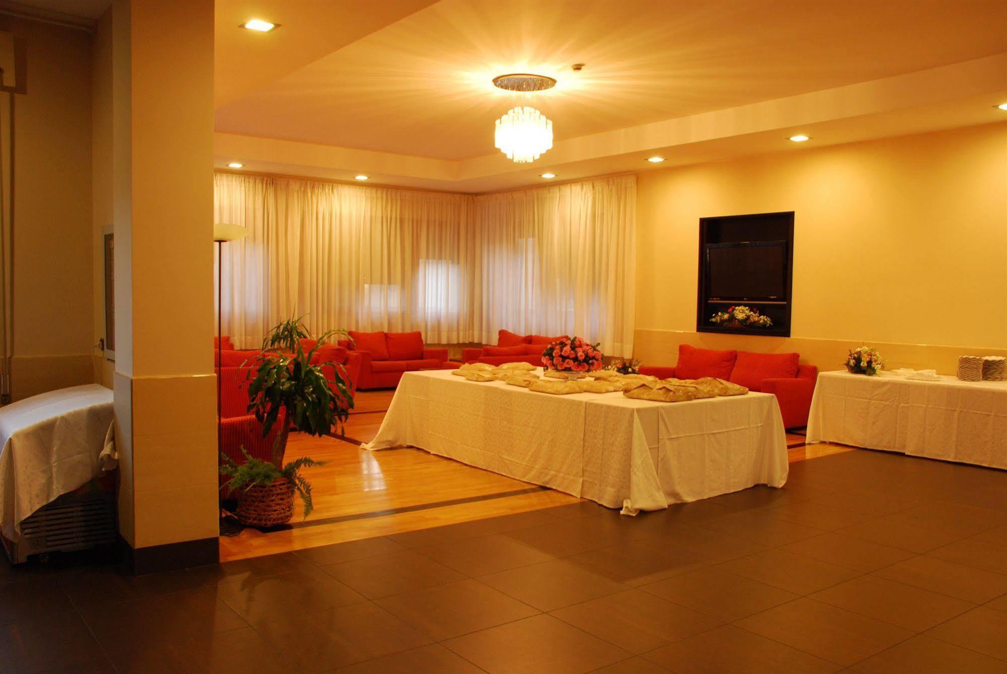 Hotel Residence Ulivi E Palme Каляри Екстериор снимка