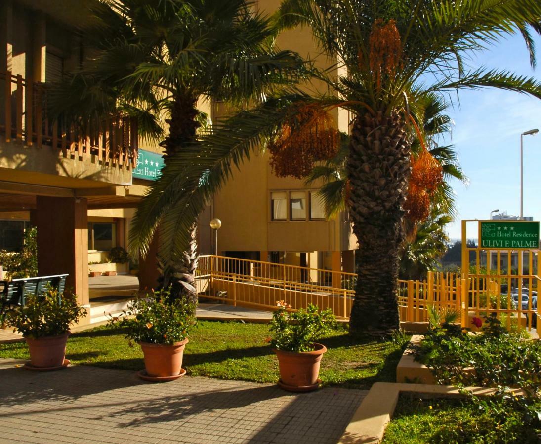 Hotel Residence Ulivi E Palme Каляри Стая снимка
